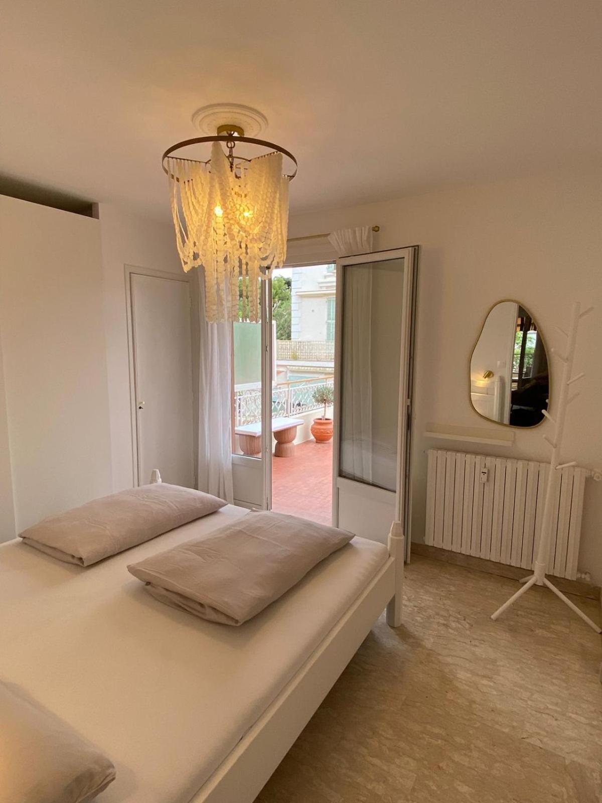 Sanary- La Vie Est Belle- Centre 2 Minutes A Pied- 5 Minutes Apartment