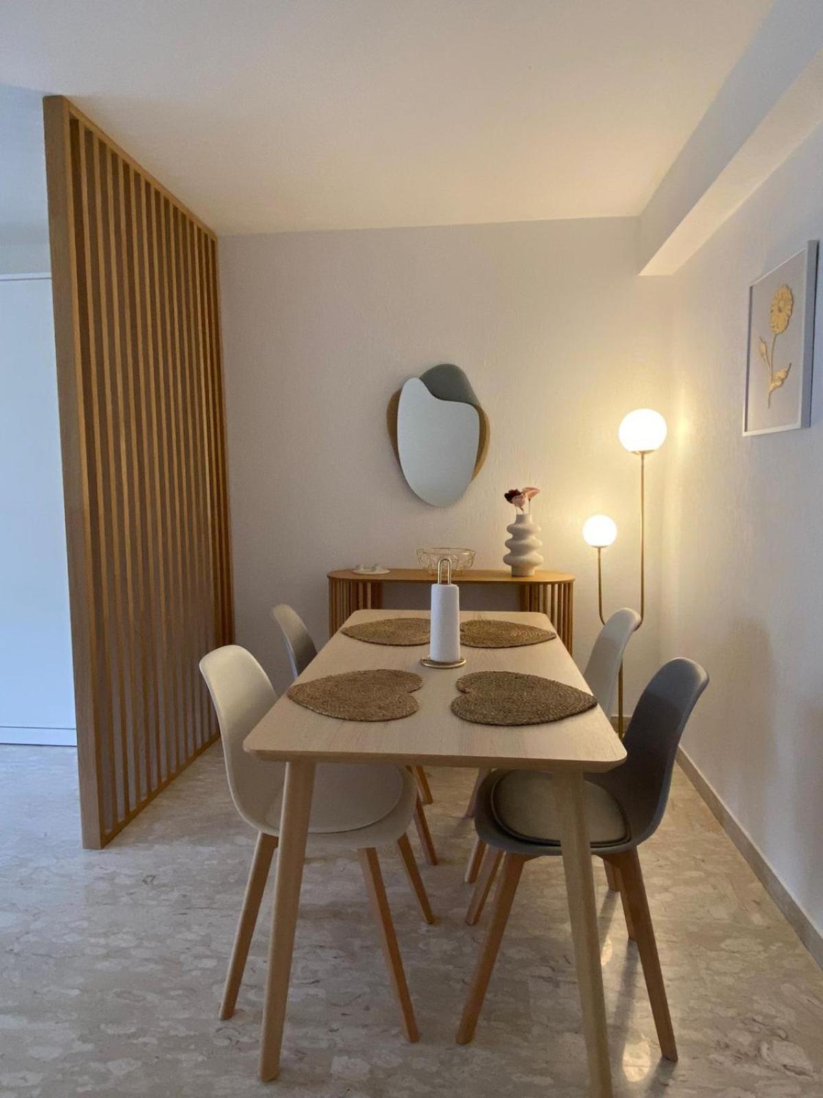 Sanary- La Vie Est Belle- Centre 2 Minutes A Pied- 5 Minutes Apartment *