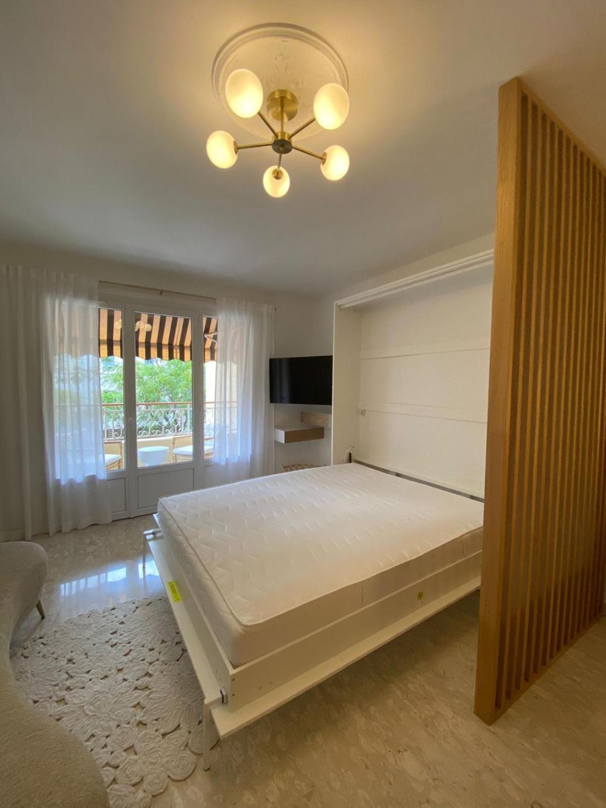 Apartment Sanary- La Vie Est Belle- Centre 2 Minutes A Pied- 5 Minutes *