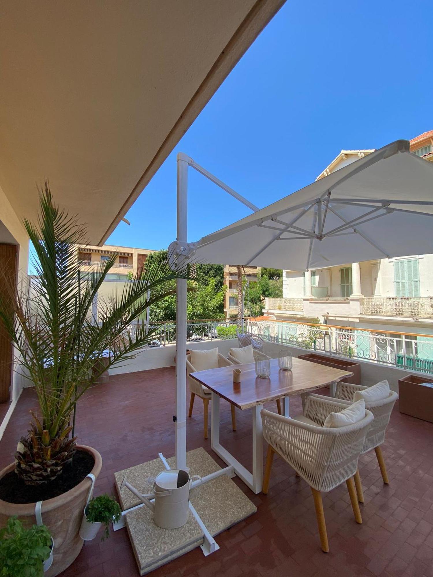 Apartment Sanary- La Vie Est Belle- Centre 2 Minutes A Pied- 5 Minutes *